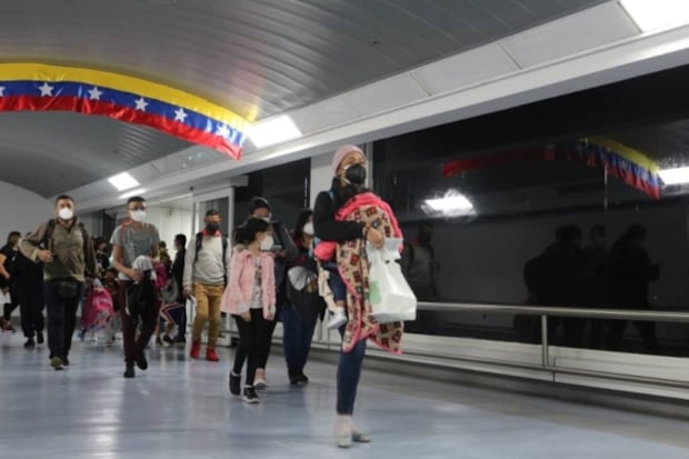 El Plan Vuelta a la Patria impulsado por Nicolás Maduro, ya lleva 7 años ejecutándose para beneficiar a migrantes mediante la repatriación segura.