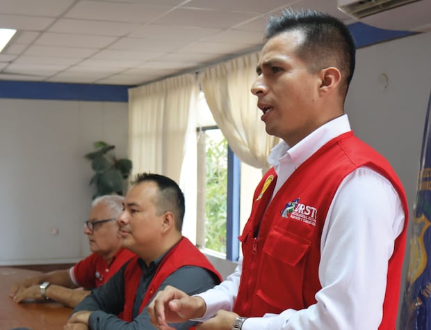 Norvil Neira ocupa un alto cargo en la Dirección de Transportes del GORE. Antes de sus contratos en Tumbes, no registra experiencia en el Estado. (Foto: Facebook)