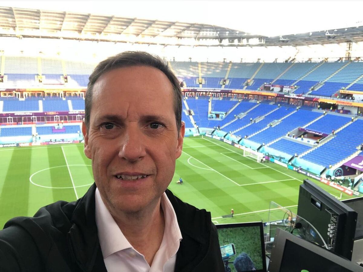 El periodista mexicano durante su participación en el Mundial de Qatar 2022 (Foto: Paco Villa / Instagram)