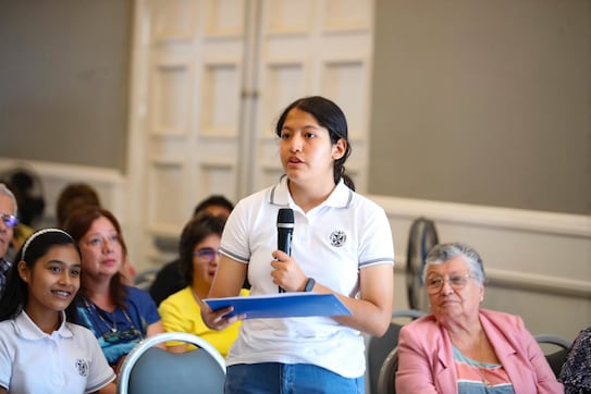 Pregunta de María Fernanda Camacho, corresponsal escolar de Mater Christi College