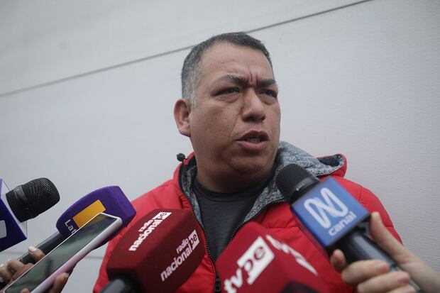 Darwin Espinoza, congresista de la bancada Acción Popular, aseguró que colaboraron con los allanamientos. (Foto: Britanie Arroyo / @photo.gec)