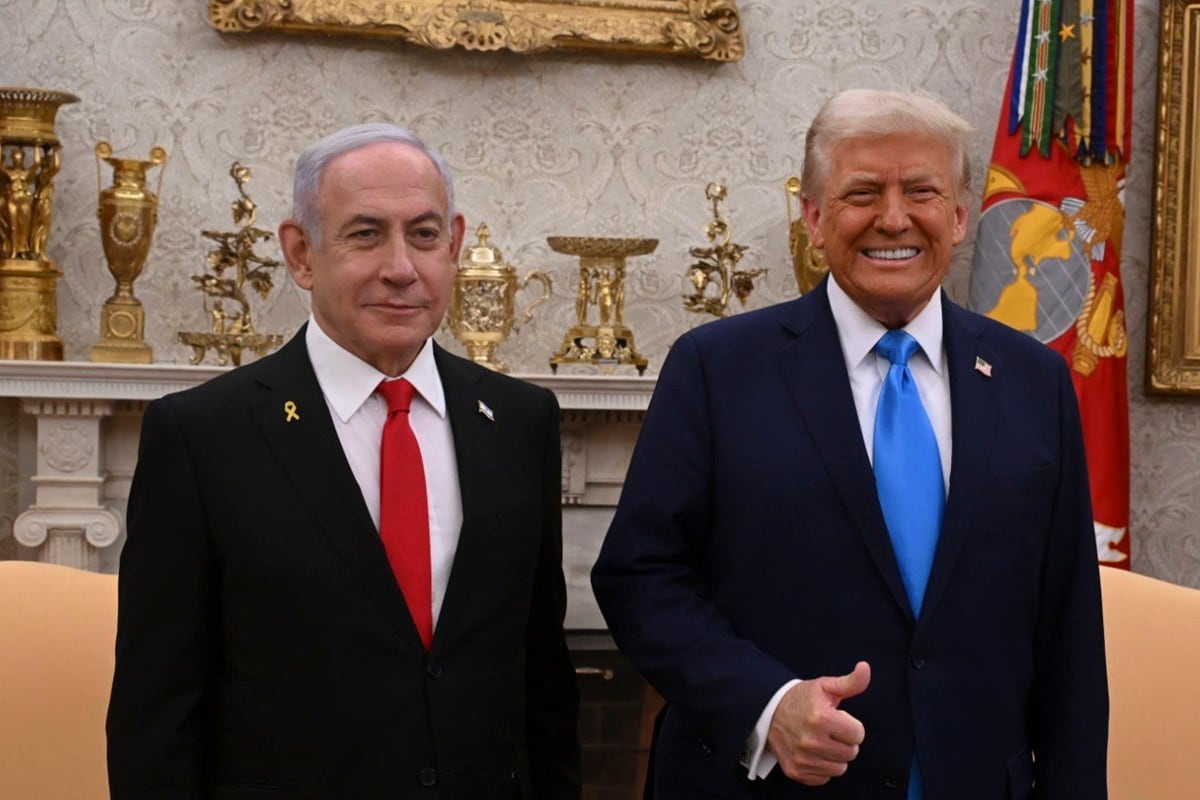 El presidente de Estados Unidos, Donald Trump, junto a su homólogo israelí Bejamín Netanyahu, en el despacho Oval de la Casa Blanca, el 4 de febrero de 2025. (Foto de Avi Ohayon / EFE)